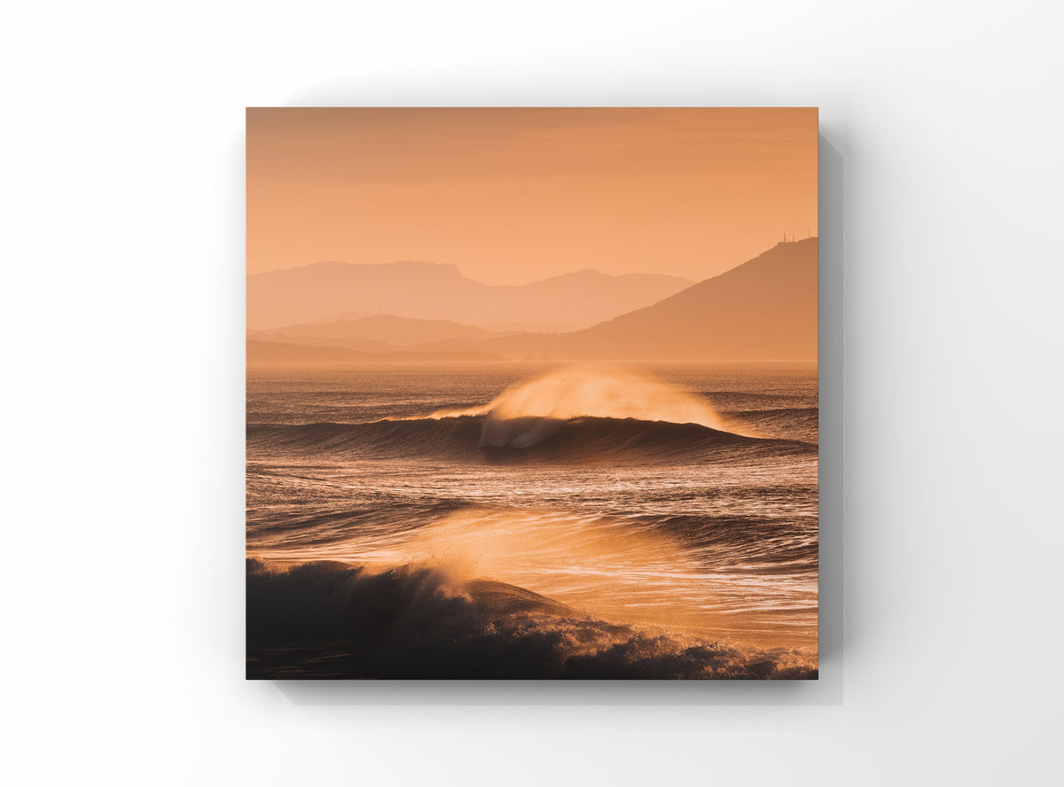 Golden Wave 23X23